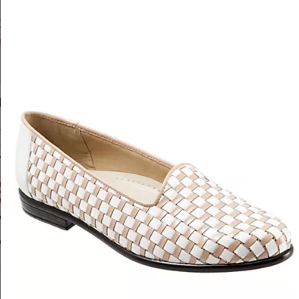 Trotters minimalistic two tone classic neutral casual Liz Loafer size 11N